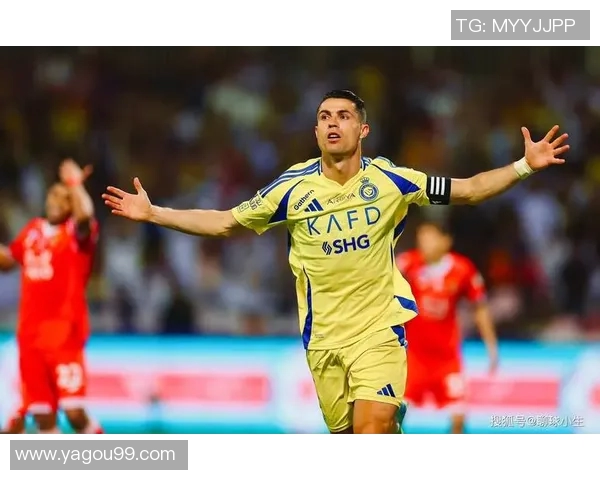 全球足球明星年收入揭秘：谁是收入最高的球员与其背后的商业价值分析